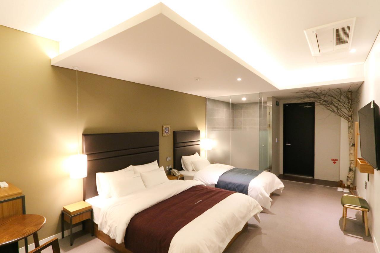 בוסאן Best In City Hotel חדר תמונה